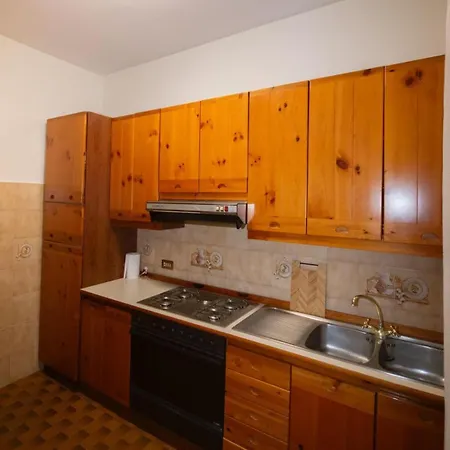 Apartment Dreams *